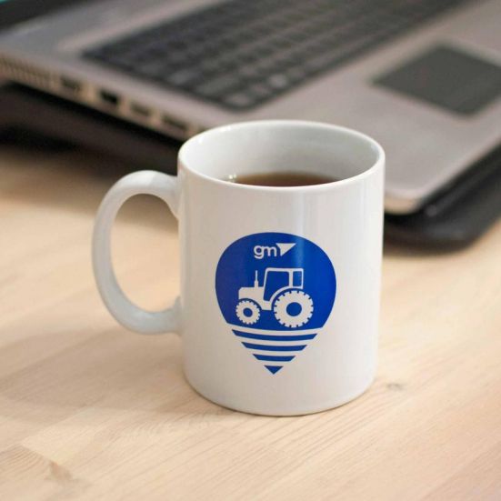 Markowy kubek z logo GPS geometer